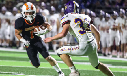 Late touchdown sparks 17-14 Rockford win in clash of unbeatens